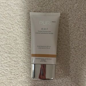 PUR 4-in-1 Tinted Moisturizer Broad Spectrum SPF 20 - Medium